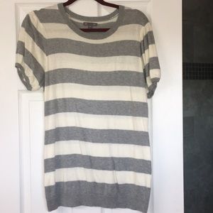 Gap Grey and cream short sleeve sweater